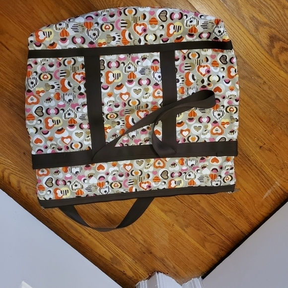 EC LeSportSac Hearts Everywhere Travel/Gym Bag, Lightweight Brown/Beige - Picture 9 of 10